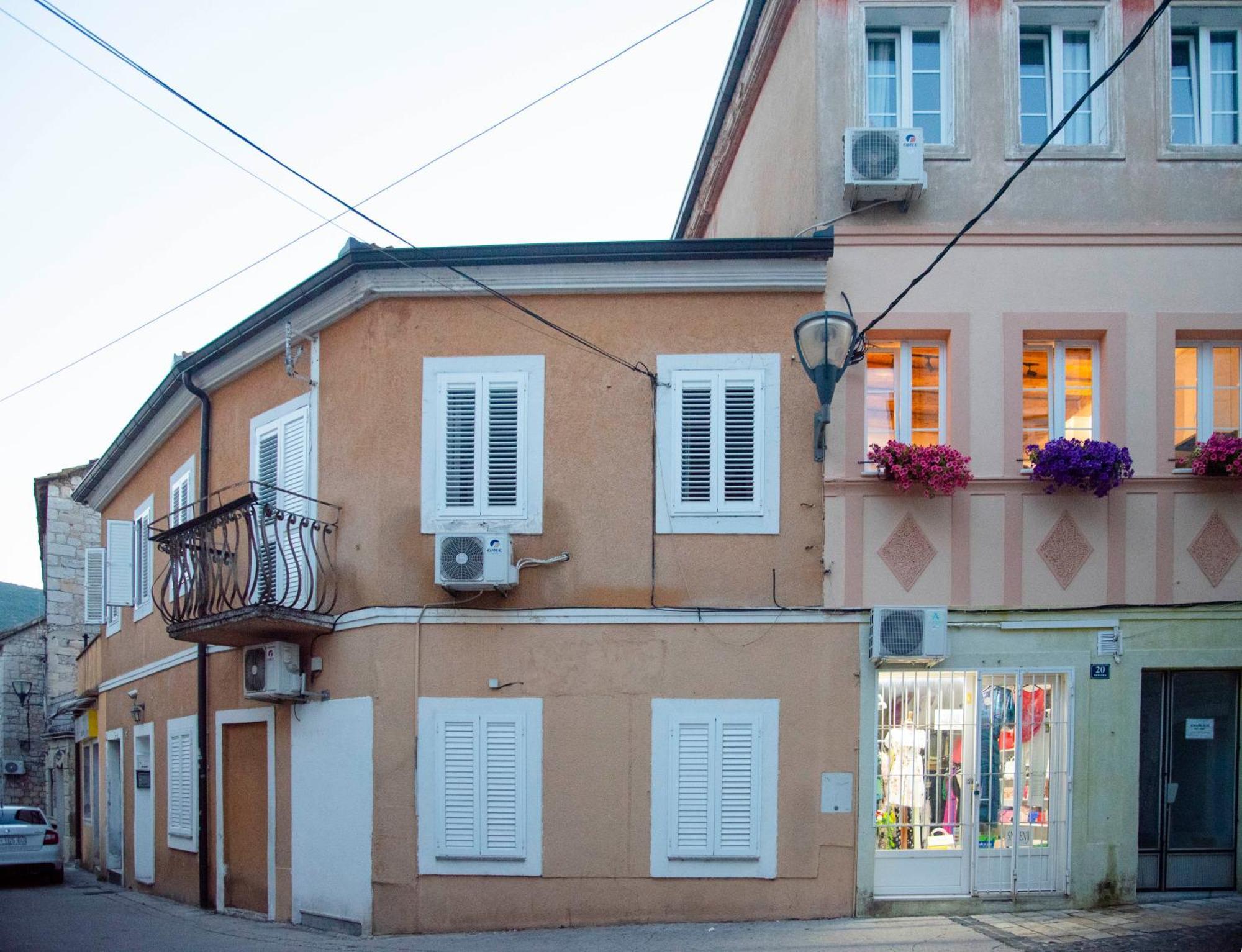 Apartments Allegra Sinj Bagian luar foto